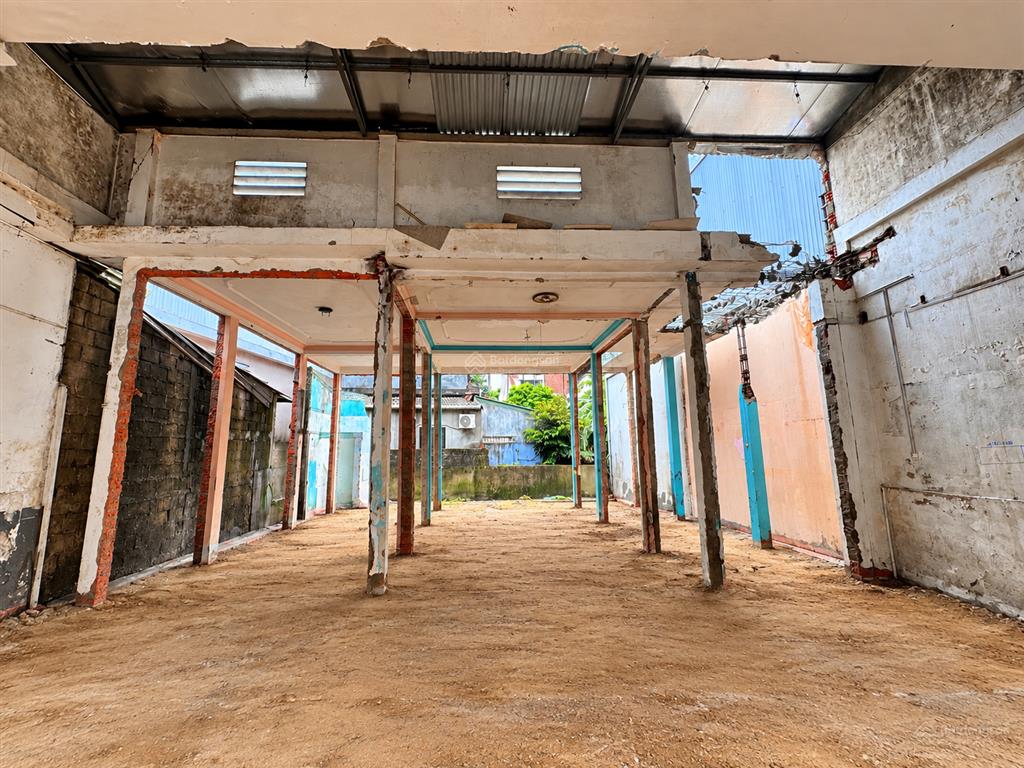 Cho thuê mặt bằng 223m2 ngang 10m mặt tiền quốc lộ 1a trung tâm tứ hạ, huế