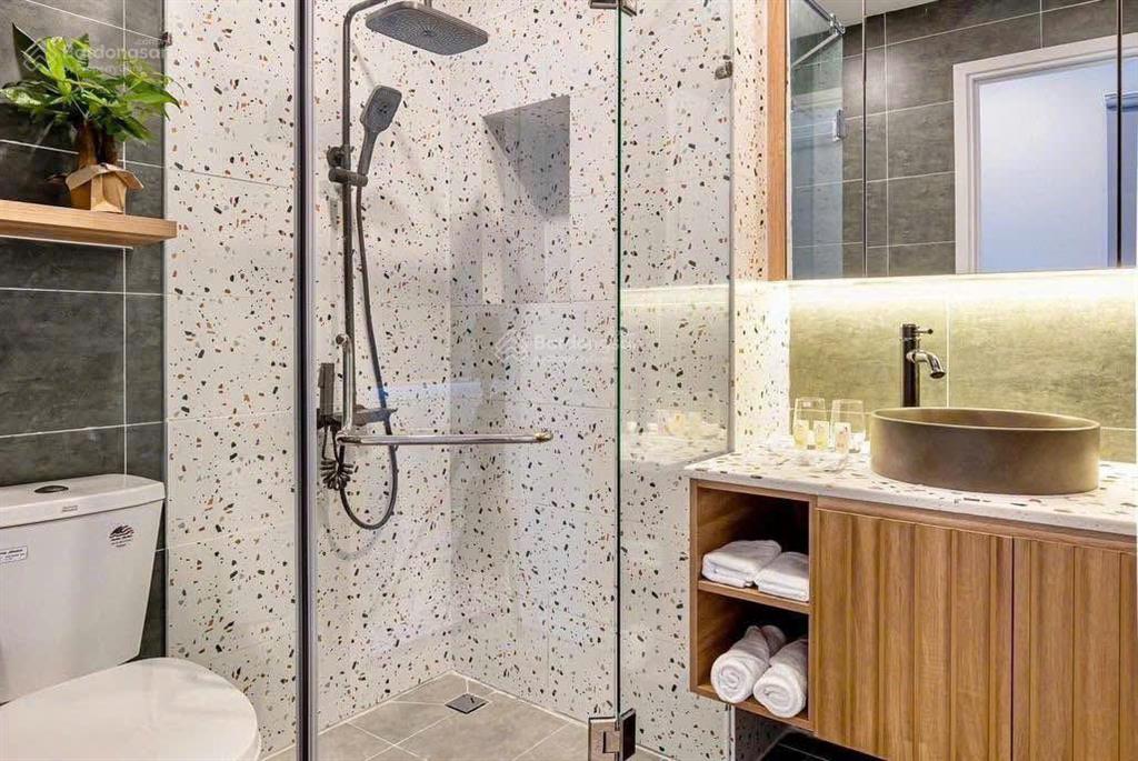 Căn hộ cho thuê full nội thất ngay trung tâm quận 1, đủ mọi tầm giá, thang máy  ban công