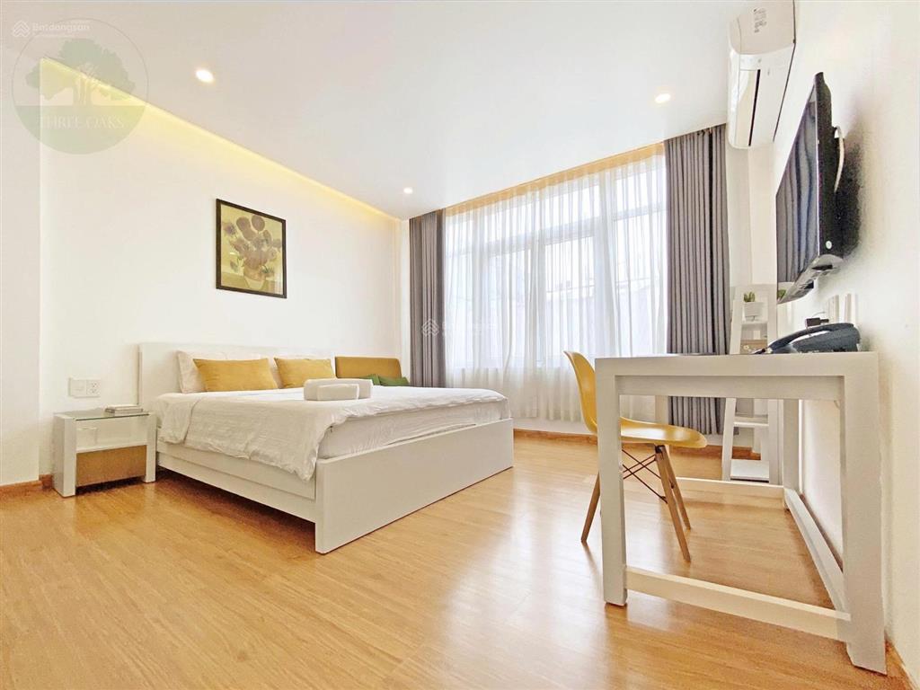 Cho thuê căn hộ full nội thất ban công cửa sổ ngay trung tâm quận 4 sát bên quận 1, quận 3