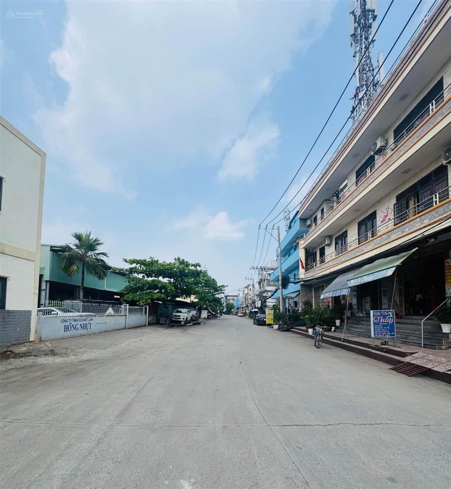 Bán lô đất tặng nhà 3 tầng ngay đường tên lửa nối dài dt 717m2 full thổ cư giá chỉ nhỉnh 34 tỷ