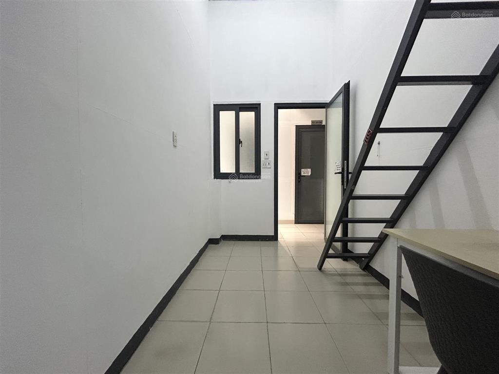 Cho thuê phòng trọ gác cao, thang máy, gần phú mỹ hưng, đường ô tô tận nhà. free phí dịch vụ, wifi
