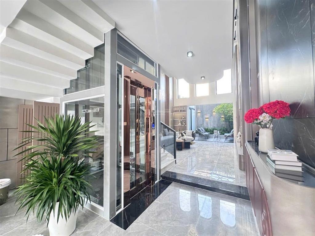 Phan văn hớn nhà mới full nội thất  100m2  ngang 5m  6 lầu  có thang máy chỉ 12 tỷ tám
