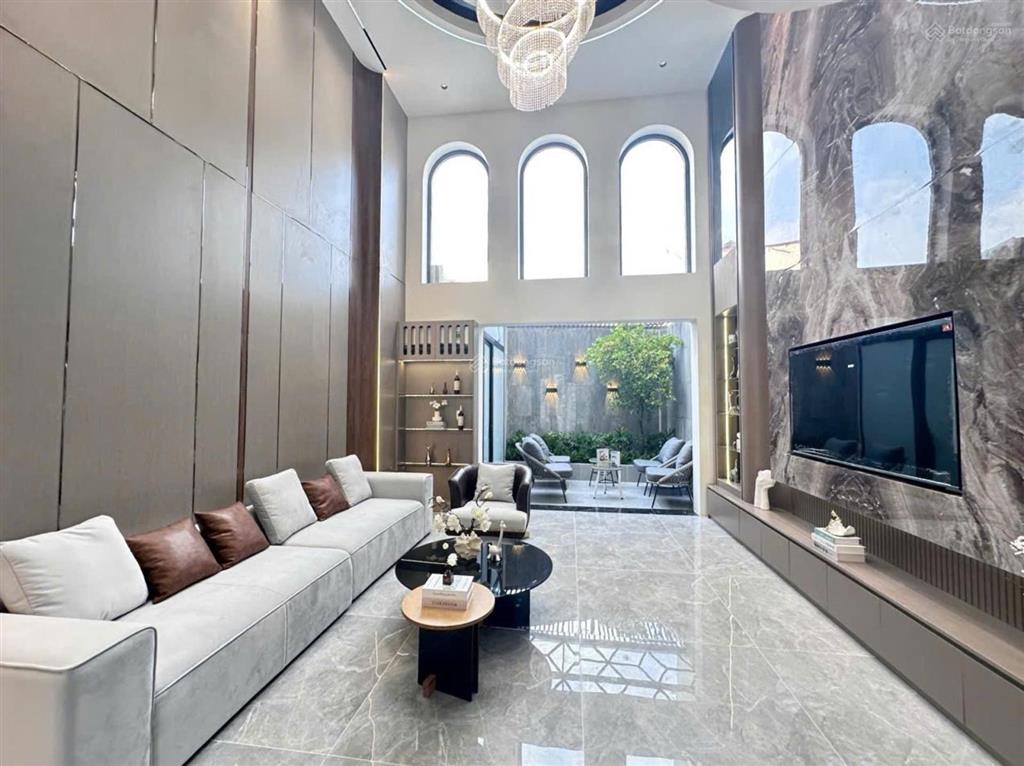 Phan văn hớn nhà mới full nội thất  100m2  ngang 5m  6 lầu  có thang máy chỉ 12 tỷ tám