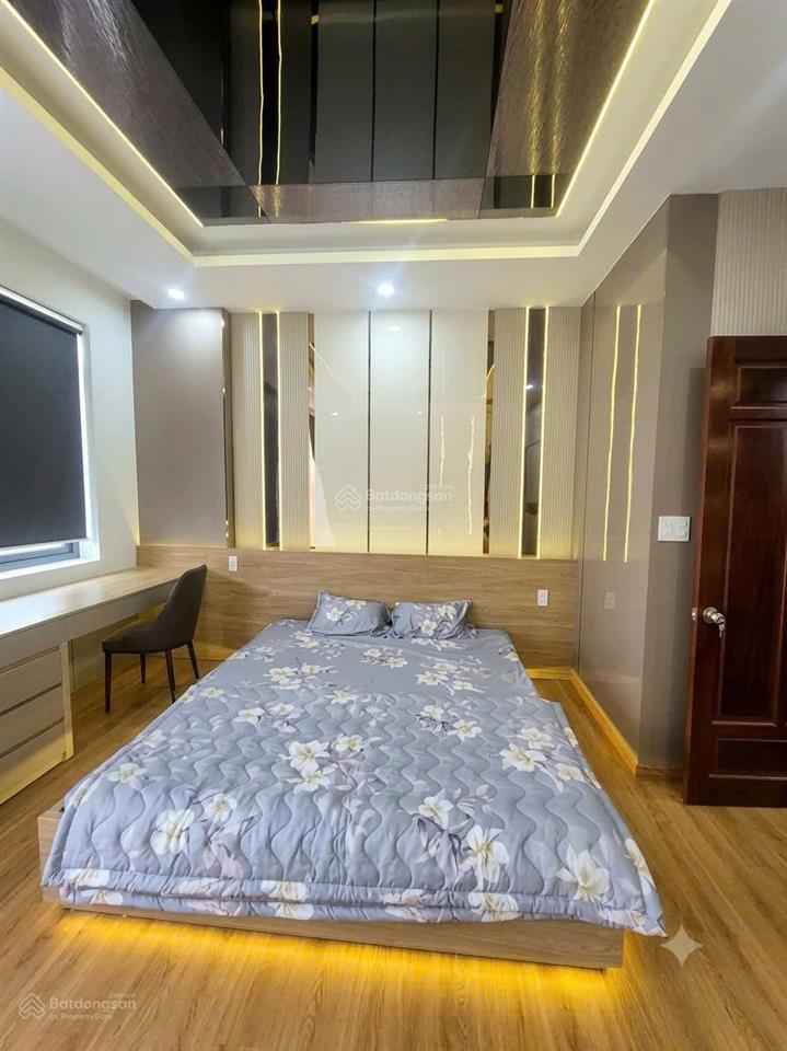 Phạm văn sáng ngay chợ bà điểm  81m2  ngang 5m  4pn  3 lầu  hxt 6.5 tỷ