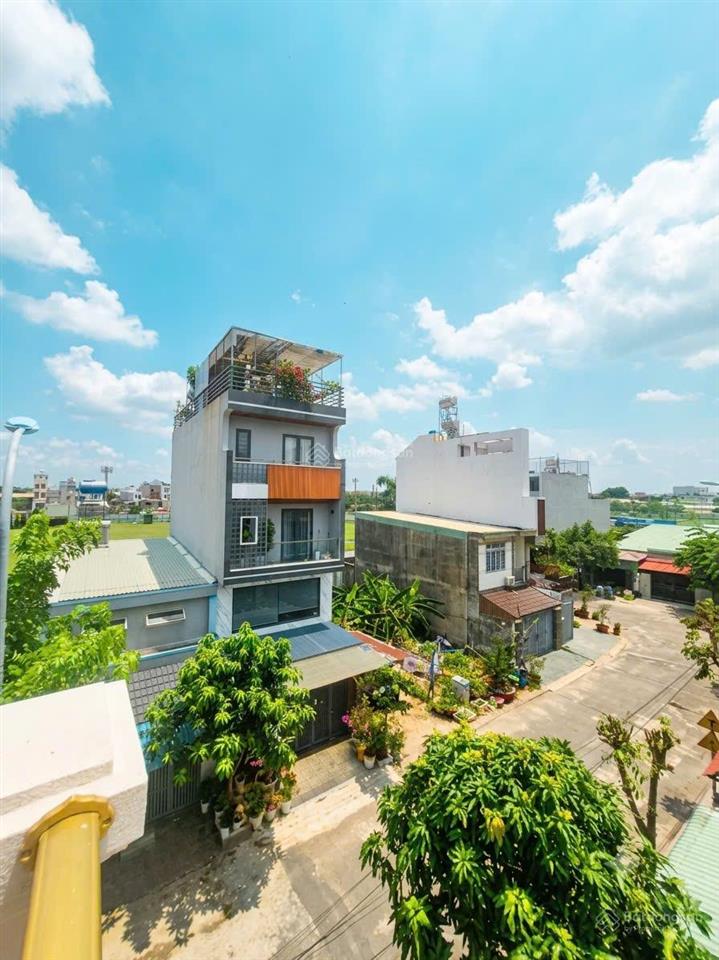 Phạm văn sáng ngay chợ bà điểm  81m2  ngang 5m  4pn  3 lầu  hxt 6.5 tỷ