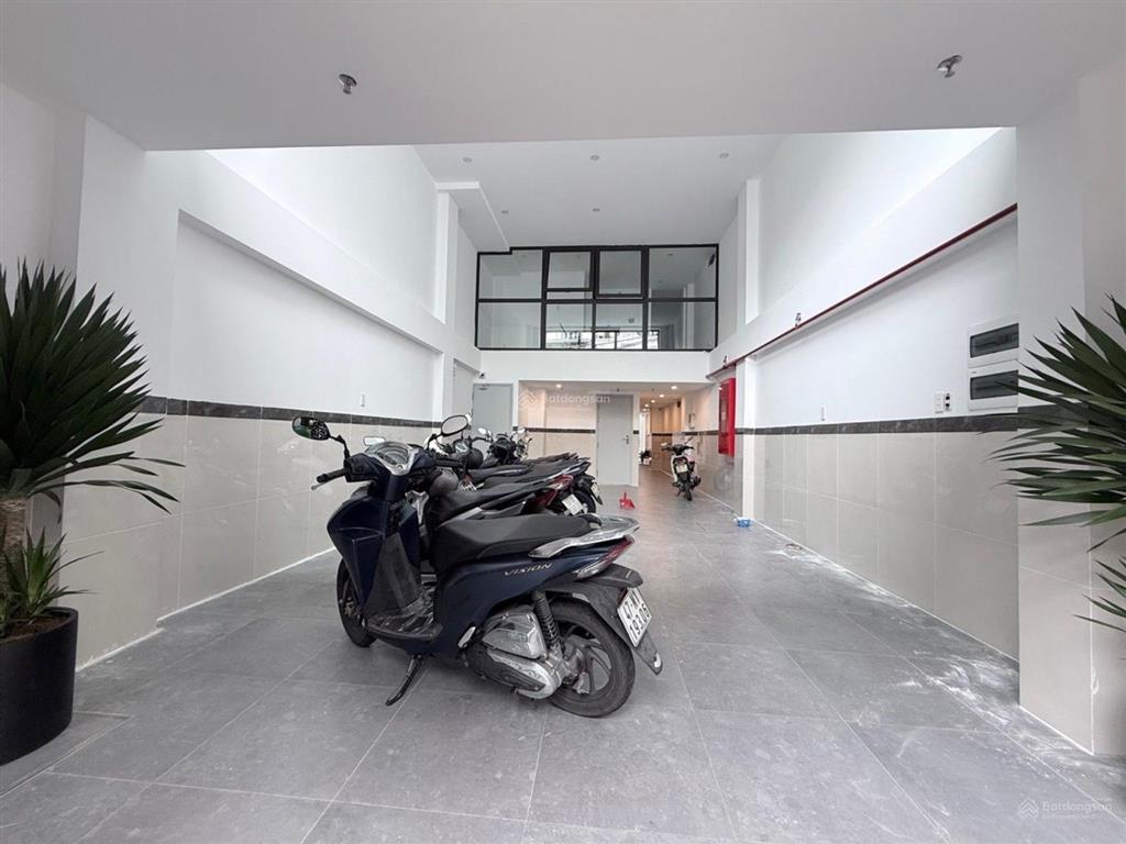 Chdv cao cấp 22 phòng thang máy, dòng tiền 120 triệu/tháng, gần công viên làng hoa
