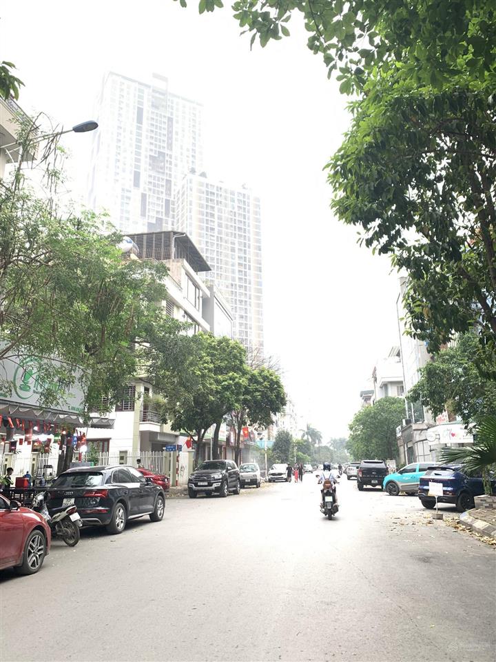 Người quen cần bán nhanh nhà 5 tầng thang máy liền kề văn khê, 83m² chỉ 22 tỷ 4.