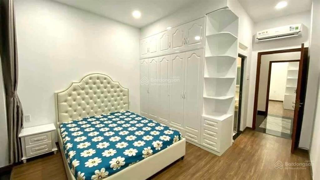Nhà mặt tiền đường phường 14 gò vấp củ