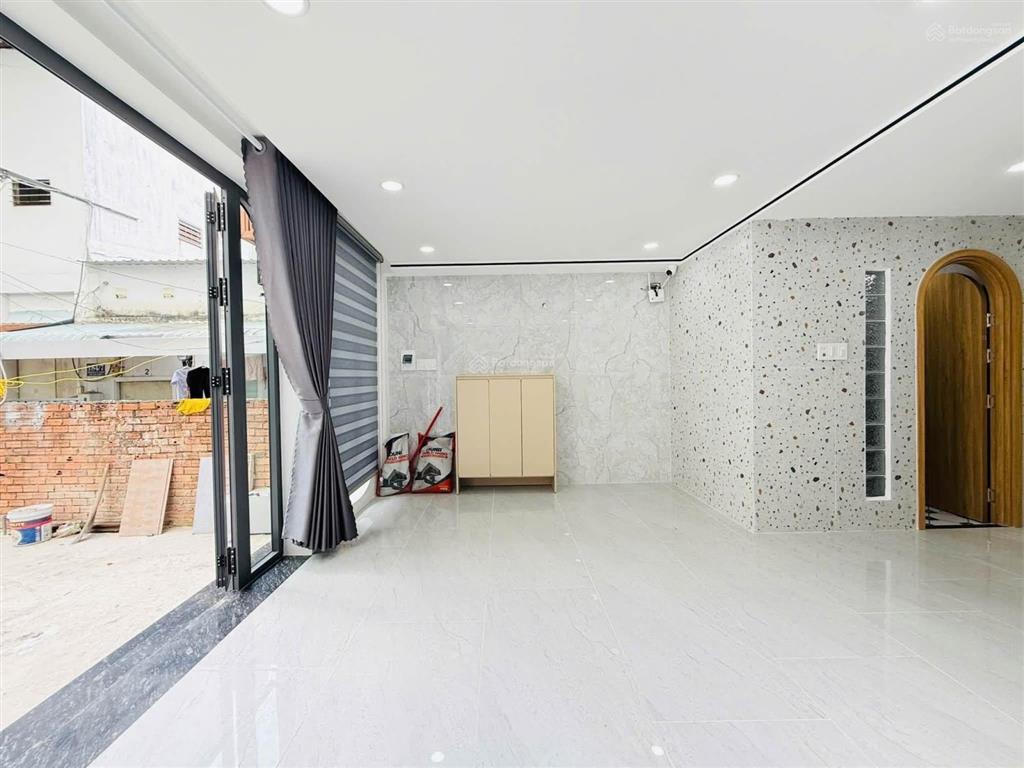 Nhà xây mới hoàn thiện vào ở ngay 5.5 dài 15m, giá 7.2 tỷ
