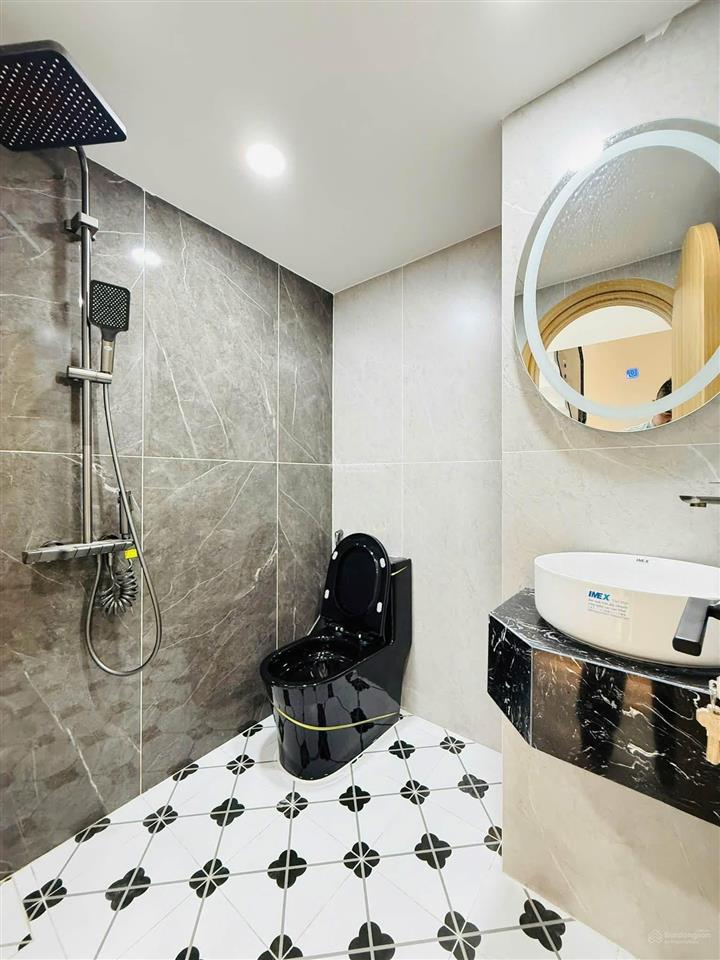 Nhà xây mới hoàn thiện vào ở ngay 5.5 dài 15m, giá 7.2 tỷ
