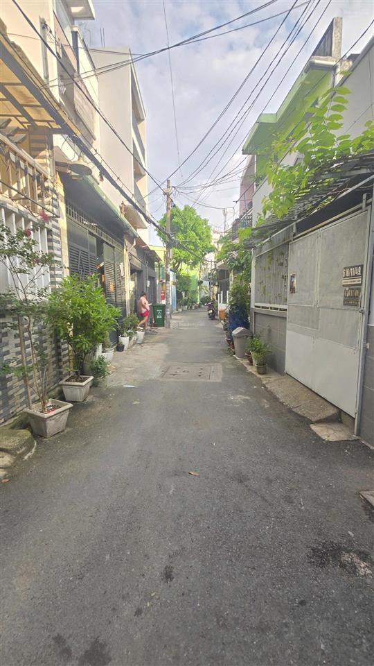 Bán nhà chính chủ ngang 4 dài 18 nở hậu ngay hẻm 616 lê đức thọ giá 6,2 tỷ