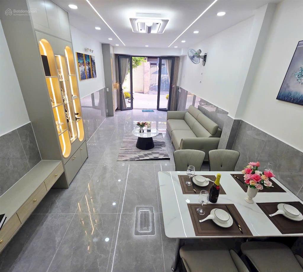 Nhà đẹp vào ở ngay chỉ 10 bước chân ra đường bờ sông vàm thuật, hẻm xe tải lớn ok