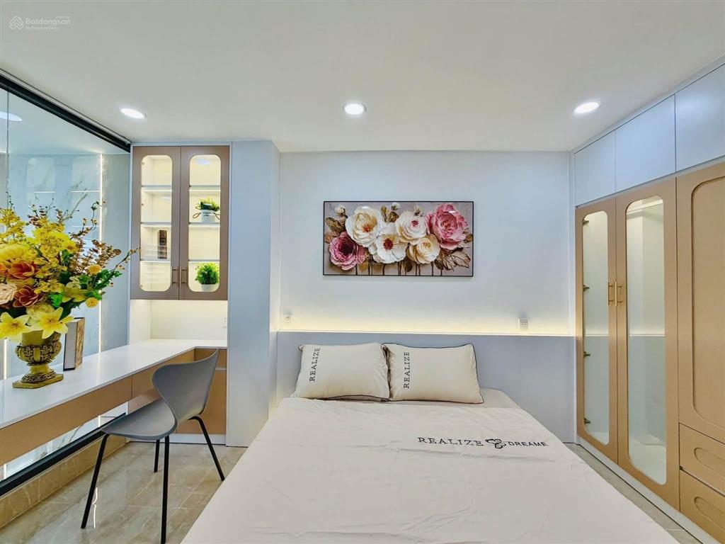 Nhà phố chính chủ 5x10 đúc 3 lầu đường quang trung gò vấp