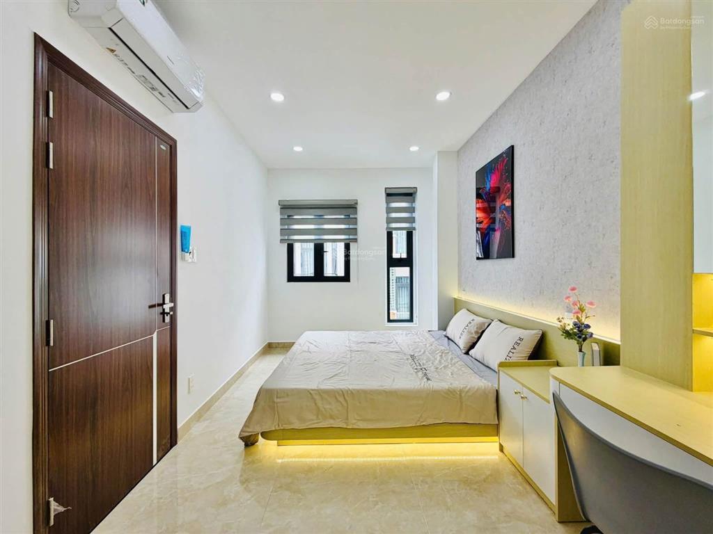 Nhà phố chính chủ 5x10 đúc 3 lầu đường quang trung gò vấp