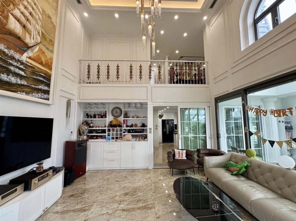 Siêu phẩm  lô góc  liền kề văn quán  dt100m  6 tầng  thang máy  vị trí đẹp  cc 0969 139 ***