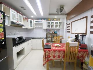 Bán nhà hoàng hoa thám bình thạnh 4x10 4 tầng btct nhà mới hẻm xe hơi