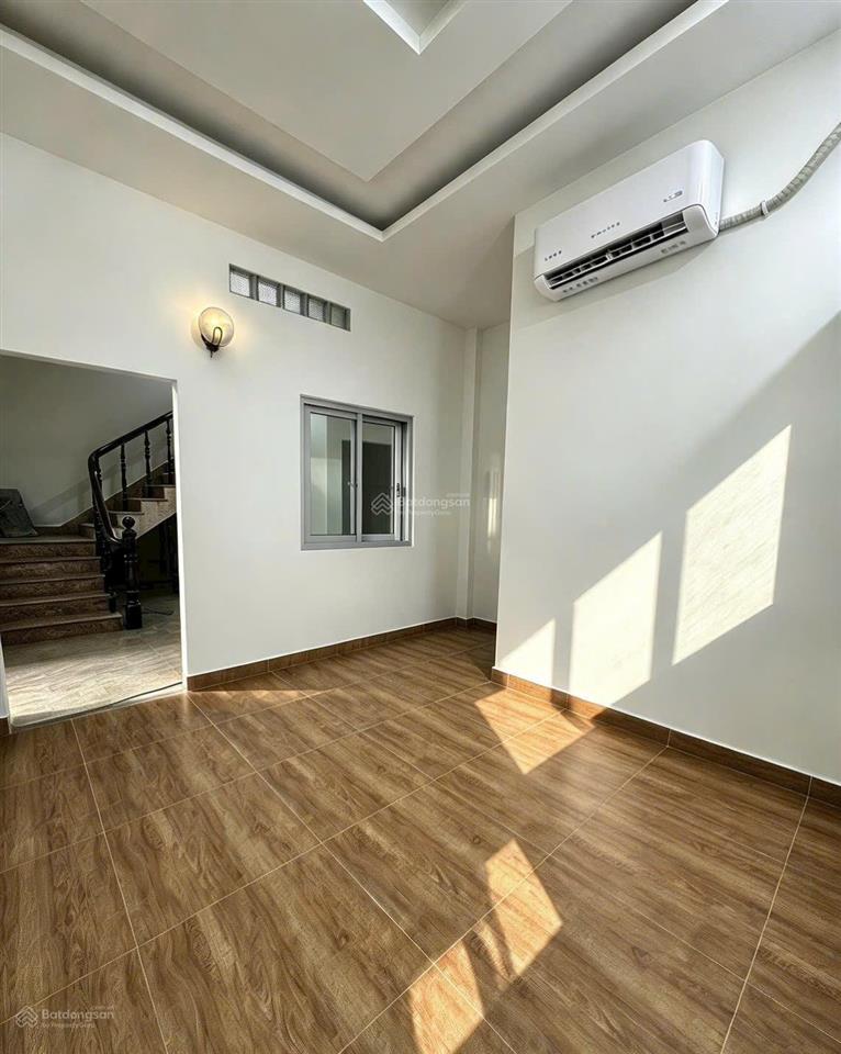 Chính chủ cho thuê phòng mới xây ngay vòng xoay lê đại hành, quận 11