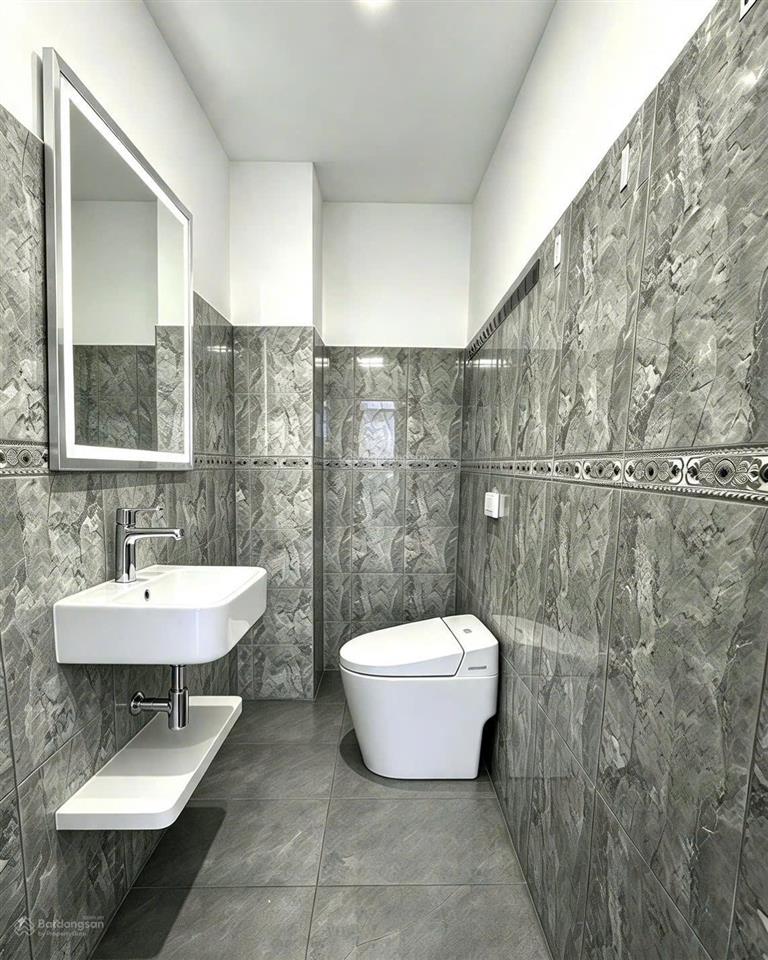 Chính chủ cho thuê phòng mới xây ngay vòng xoay lê đại hành, quận 11