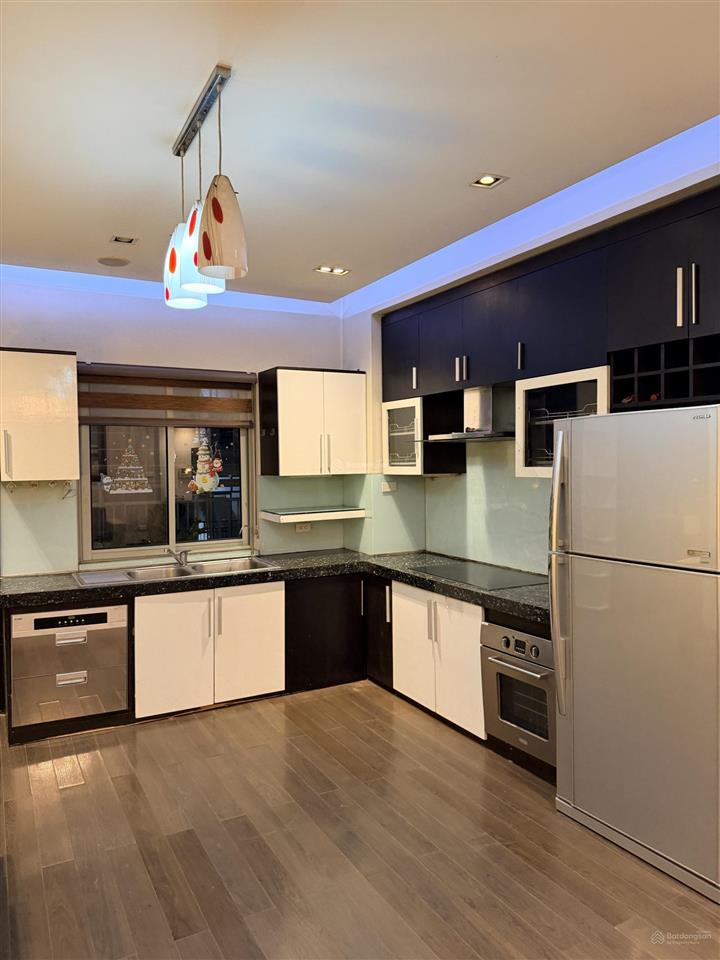 Nhà 88m2 đủ đồ tiện nghi gần chợ dân sinh tiện nghi