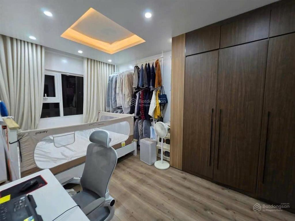 Gia đình chính chủ bán gấp căn 67m2, 2pn bc đông nam giá 5.3x tỷ cc anland premium, hà đông. sđcc