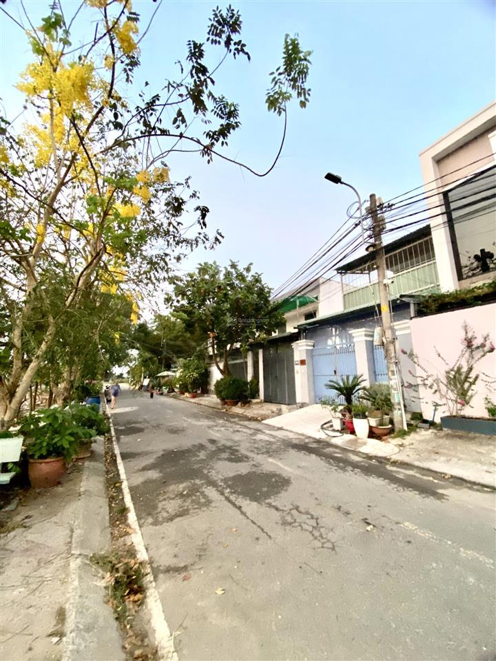 Gấp định cư bán lô đất 30.93tr/m2 ở bà điểm, 5x26m, khu phân lô xây được 5t, ngay sau công an xã bđ
