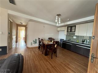 Chính chủ cho thuê căn hộ 3pn, 3wc. dt 116m2, có ban công.