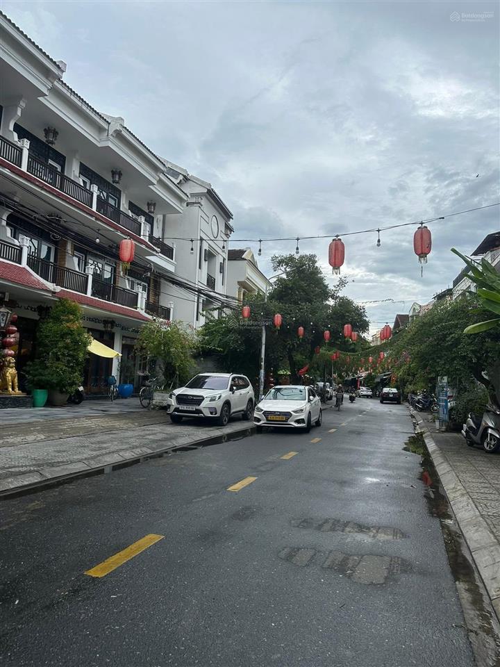 2 mặt tiền, ngang 12m, khu vực du lịch biển cửa đại chỉ 6.3 tỷ ngô thì nhậm.