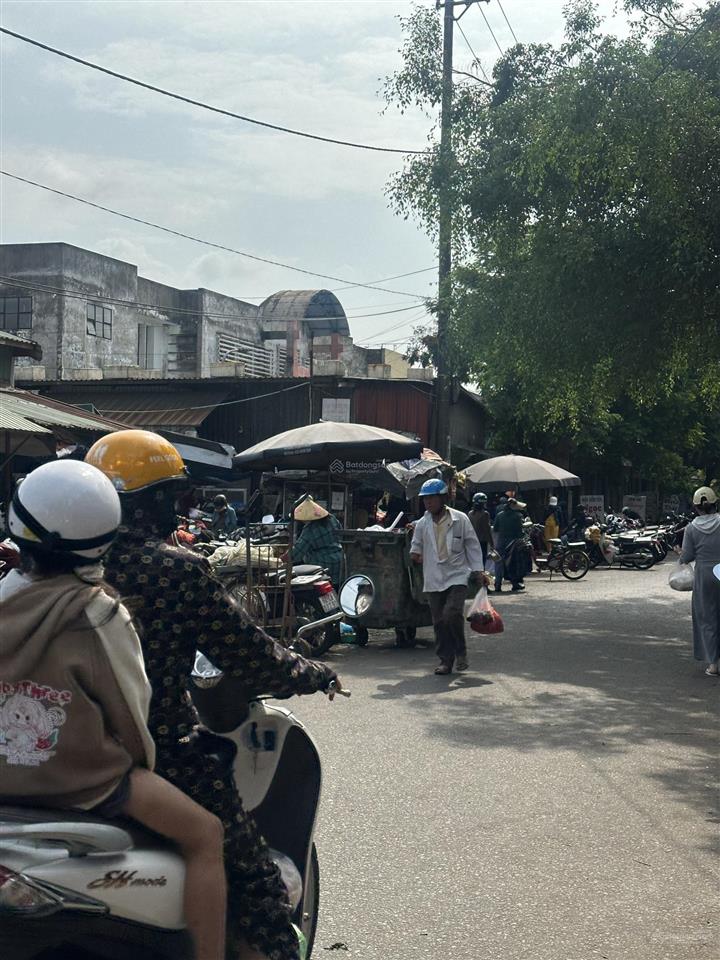 Hiếm dt khủng 664m2, mặt bằng kinh doanh ngay chợ thị trấn vĩnh điện, đang cho thuê, giá chỉ 14 tỷ.