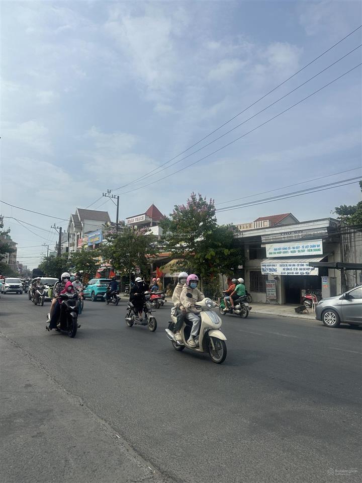 Hiếm dt khủng 664m2, mặt bằng kinh doanh ngay chợ thị trấn vĩnh điện, đang cho thuê, giá chỉ 14 tỷ.