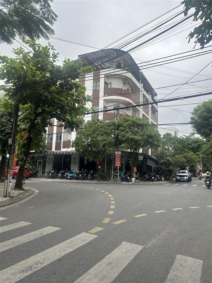 Có dòng tiền ổn định, ngay trung tâm, chưa qua đầu tư, mặt tiền hoàng dư khương giá chỉ 9.59 tỷ.