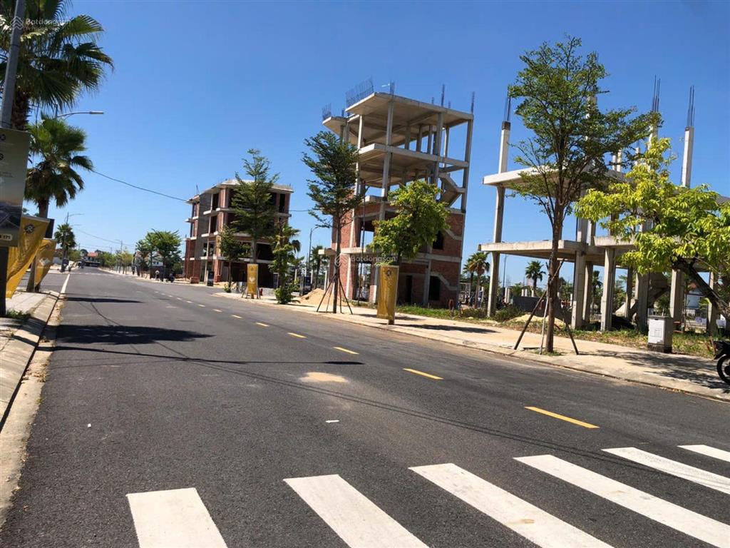 Dt khủng hội an royal park, 180m², môi trường sống xanh, đẳng cấp, sổ đỏ trao tay chỉ 6.3 tỷ.