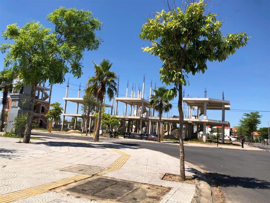 Dt khủng hội an royal park, 180m², môi trường sống xanh, đẳng cấp, sổ đỏ trao tay chỉ 6.3 tỷ.