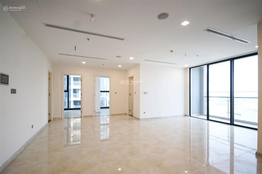 Chính chủ gửi bán vinhomes bason 3pn 126,4 m2  view sông + bitexco + pháo bông  sẵn sổ hồng
