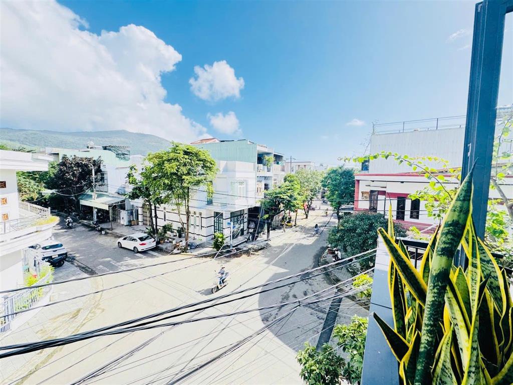 Lô góc villa mini 4 tầng  2 mặt tiền đường biển sơn trà  chỉ 12,x tỷ chưa qua đầu tư