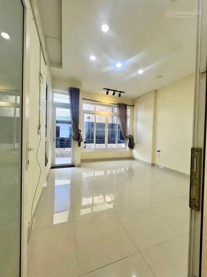 Bán nhà ngang 5,5 hẻm xe hơi 67m2 quang trung 6,890 tỷ.