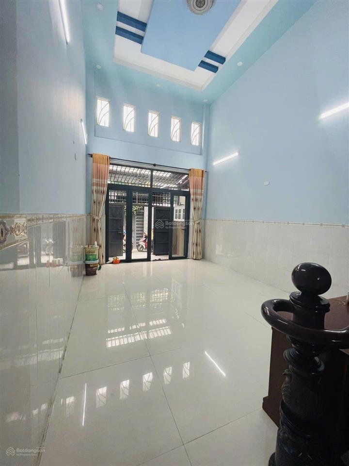 Bán nhà phố hiệp bình chánh thủ đức  ngang 4m dài 16m  sổ hồng riêng hoàn công