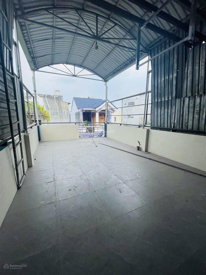 Bán nhà phố hiệp bình chánh thủ đức  ngang 4m dài 16m  sổ hồng riêng hoàn công