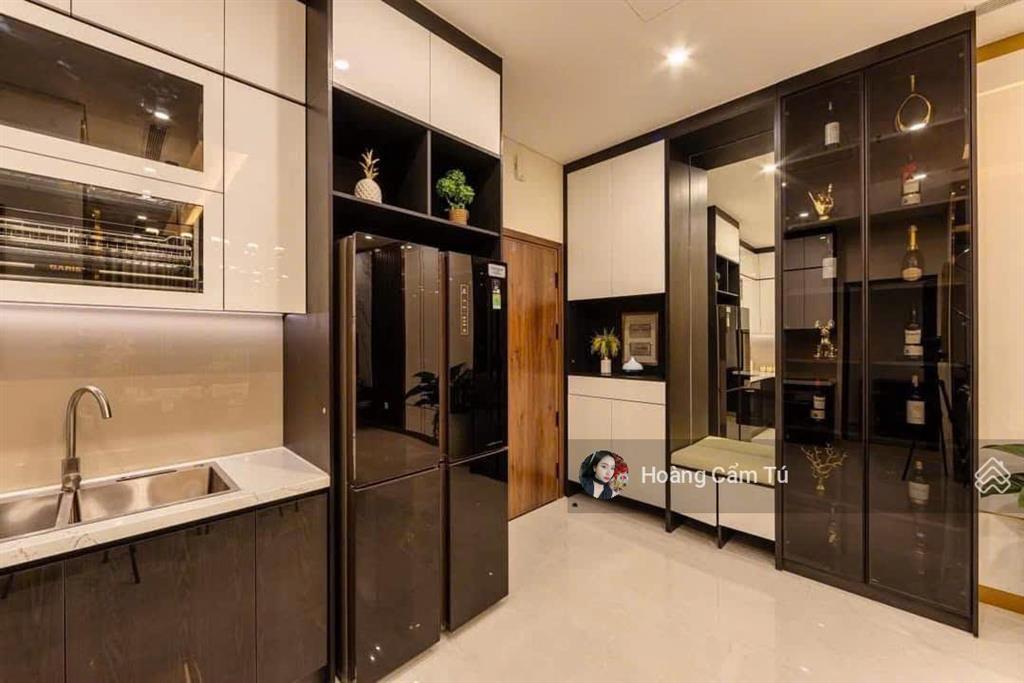 Cần bán ch chung cư richstar tân phú, gía 3,8 tỷ, 65m2, 2pn, 2wc  em tú 0706 261 *** xem nhà ngay