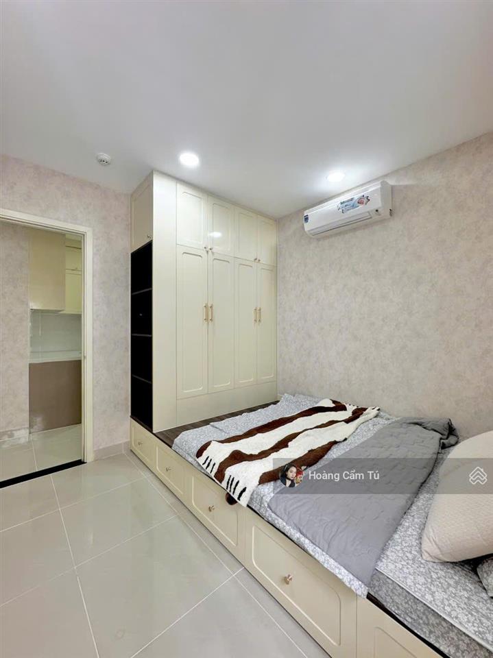 Bán gấp chung cư oriental plaza  685 âu cơ 4,9 tỷ 105m², 3pn 2wc   0706 261 *** xem nhà 24/24