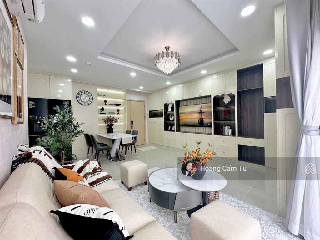 Bán gấp chung cư oriental plaza  685 âu cơ 4,9 tỷ 105m², 3pn 2wc   0706 261 *** xem nhà 24/24
