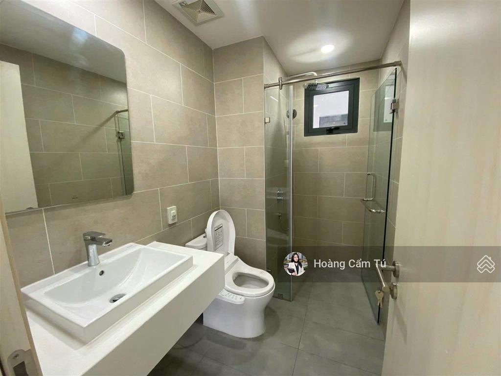 Chính chủ cần bán gấp chung cư dhomme,q6, giá 4tỷ9  2pn 2wc. nhà mới viewthoáng.  0706 261 ***
