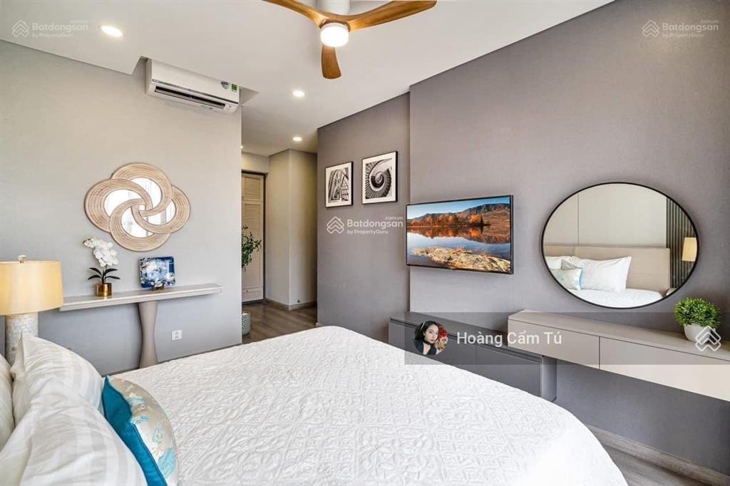 Bán gấp chcc tại tòa nhà horizon ngay trung tâm q1, gía 8tỷ9, 106m2, 2pn 2wc có sổ  0706 261 ***
