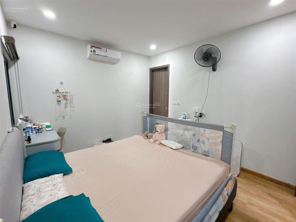 (gấp) bán căn 2pn/2wc, dt 75m2, giá 6.4 tỷ, full nt, view hồ, sổ hồng, green park, hoàng mai, hn