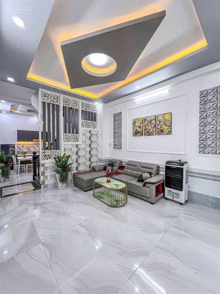 Anh rể tôi cần bán căn nhà ngay hẻm 51a trương đình hội phường 16 quận 8 còn thương lượng