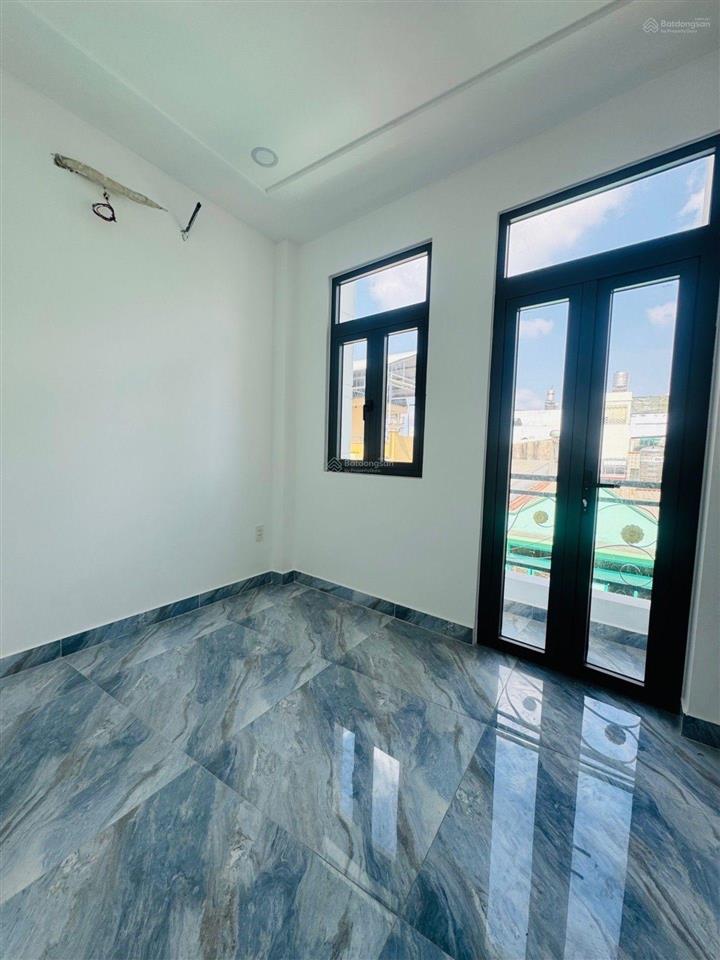Cần tiền đáo hạn bán gấp nhà cao lỗ q8 2tỷ650 sổ hồng riêng