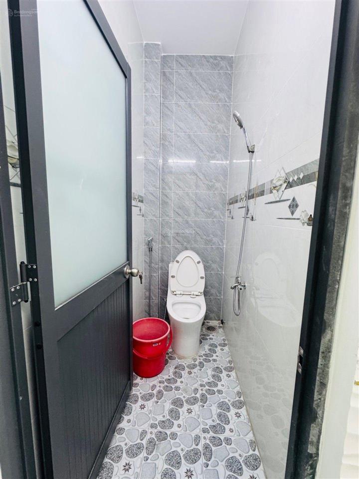 Cần tiền đáo hạn bán gấp nhà cao lỗ q8 2tỷ650 sổ hồng riêng
