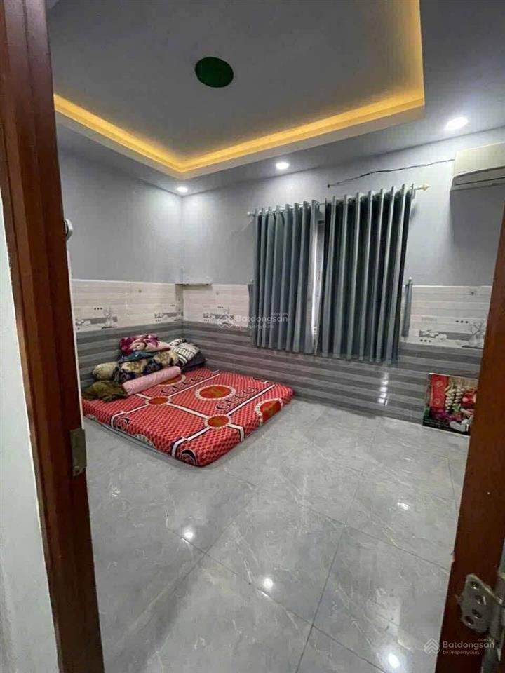 Nhà chủ đang cho thuê được 2 năm , tháng 11triệu sát chợ phú lạc , bến xe quận 8  giá 1 tỷ 300 tl