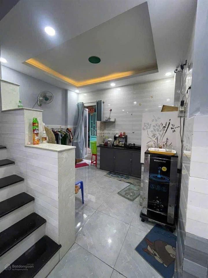 Nhà chủ đang cho thuê được 2 năm , tháng 11triệu sát chợ phú lạc , bến xe quận 8  giá 1 tỷ 300 tl