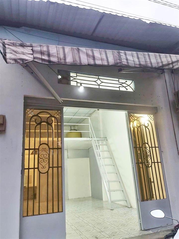 Bán nhà riêng gần chợ phú lạc bình chánh giá 700tr