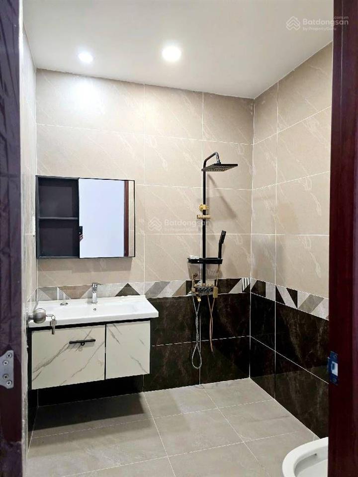Chính chủ vừa xây dựng xong,gặp biến cố cần bán nhanh lấy tiền xoay sở công việc